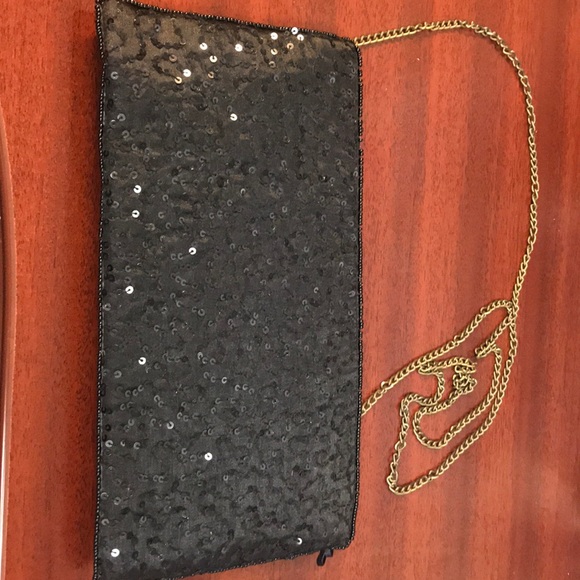 NWT ELEGANT SEQUINED SPARKLING CLUTCH - Picture 3 of 8